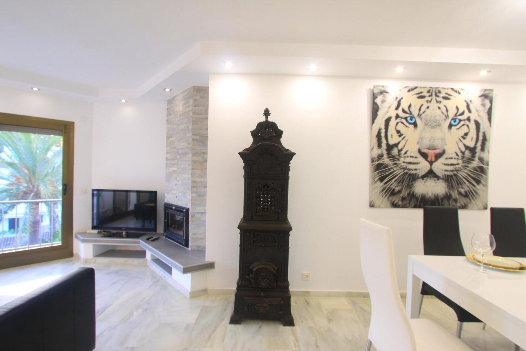 1080 Beachfront Penthouse 3 Floors Jacuzzi 2 Pools Wifi Roof Terrace Marbella Exterior photo