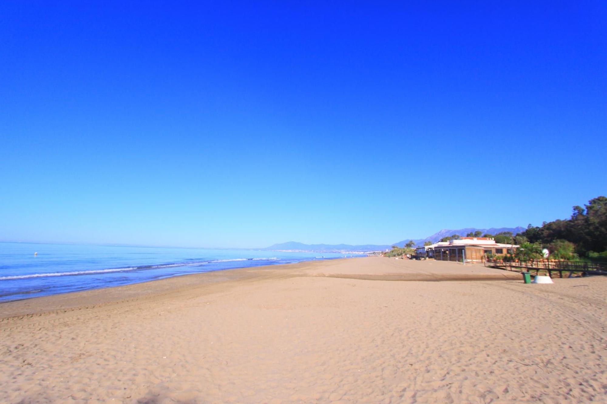 1080 Beachfront Penthouse 3 Floors Jacuzzi 2 Pools Wifi Roof Terrace Marbella Exterior photo