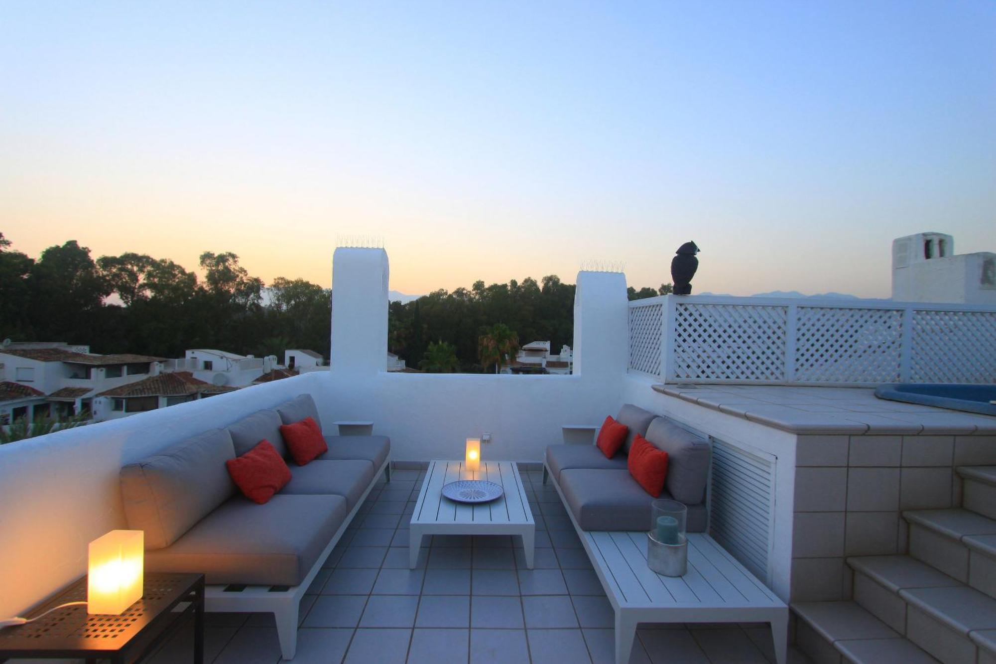 1080 Beachfront Penthouse 3 Floors Jacuzzi 2 Pools Wifi Roof Terrace Marbella Exterior photo