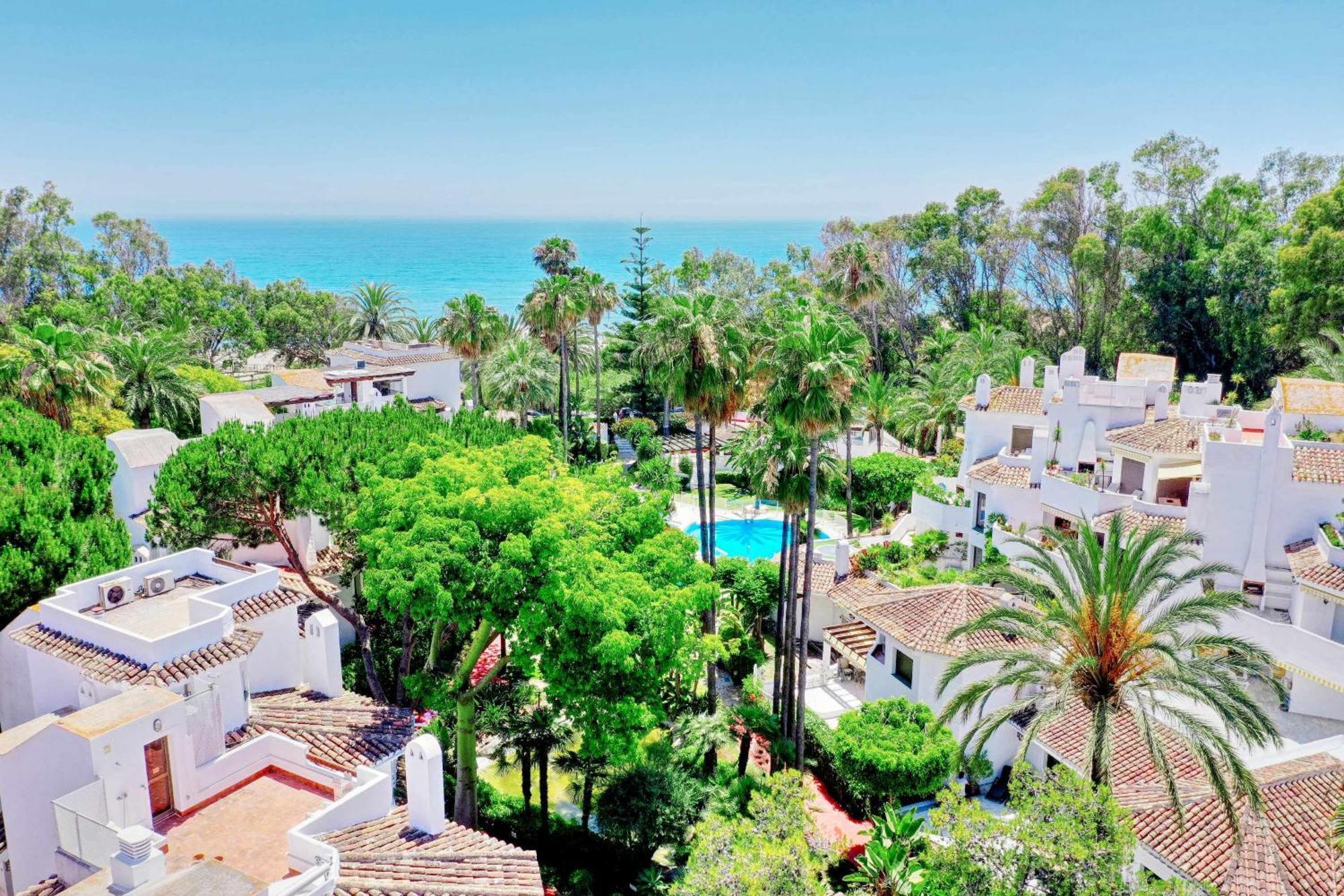 1080 Beachfront Penthouse 3 Floors Jacuzzi 2 Pools Wifi Roof Terrace Marbella Exterior photo